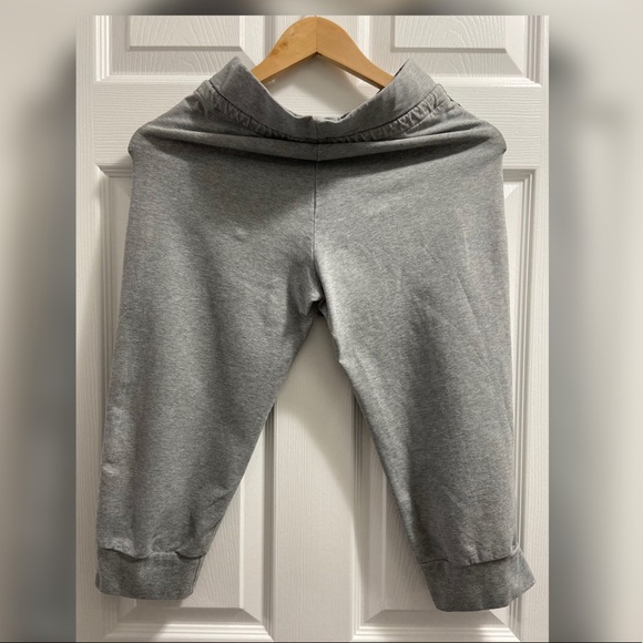 Nike Capri - Picture 2 of 4